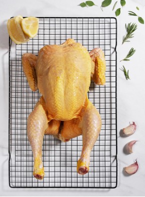 Pollo entero limpio
